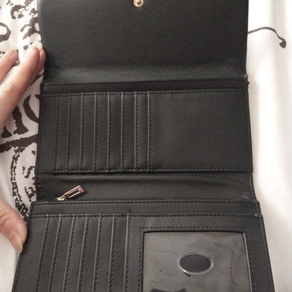 Wallet Guess - Picture 3 of 8